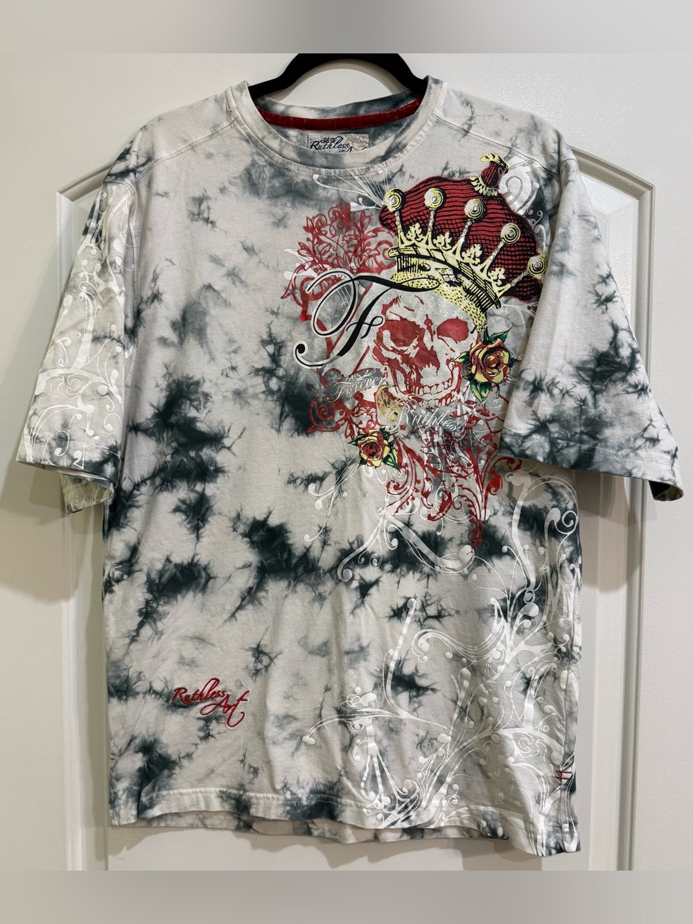 Ruthless Art Black & Gray Tie-Dye Skull Crown Graphic Tee